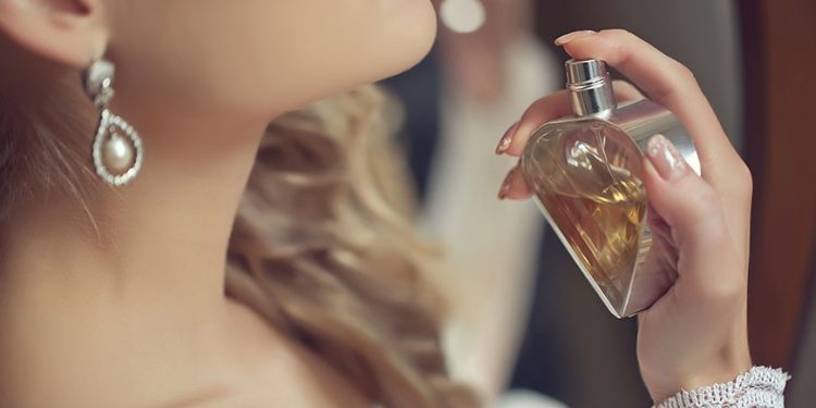 مناسب ترین عطر ها برای عروسی های فصل تابستان