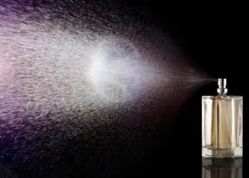 تفاوت خط بو با پخش بو در عطر چیست؟