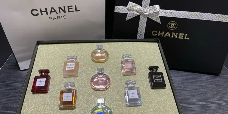 بهترین عطر شنل زنانه و مردانه