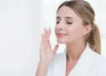 سن مناسب شروع کرم دور چشم