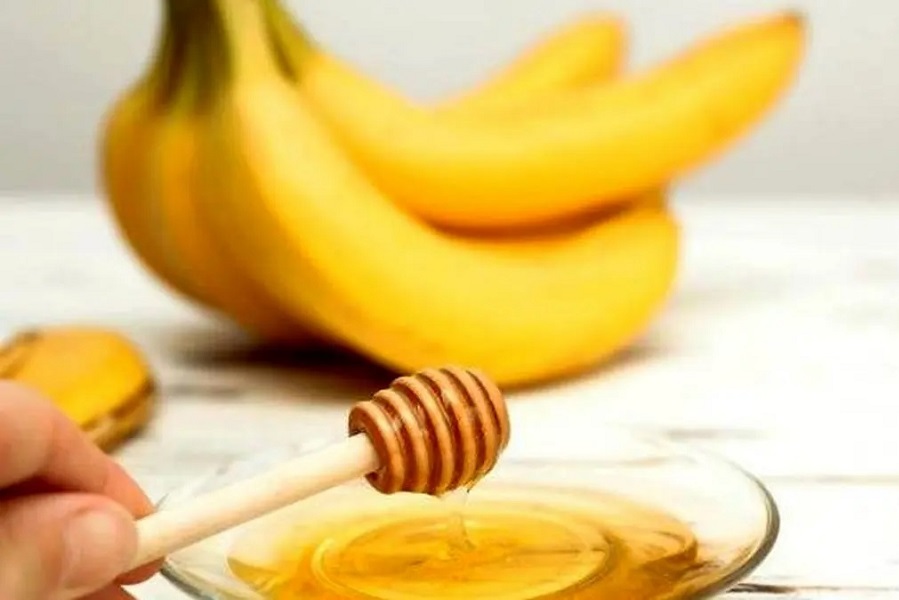 ماسک موز و عسل رقیق (نرم‌کننده ملایم)