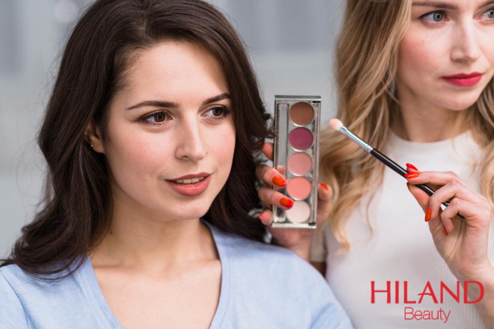 تفاوت سایه چشم مات، شاین و اکلیلی چیست؟ - وبلاگ هایلند تفاوت سایه چشم مات، شاین و اکلیلی از نظر جلوه نهایی