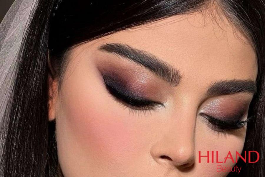 اشتباهات رایج در اجرای سایه چشم پف دار